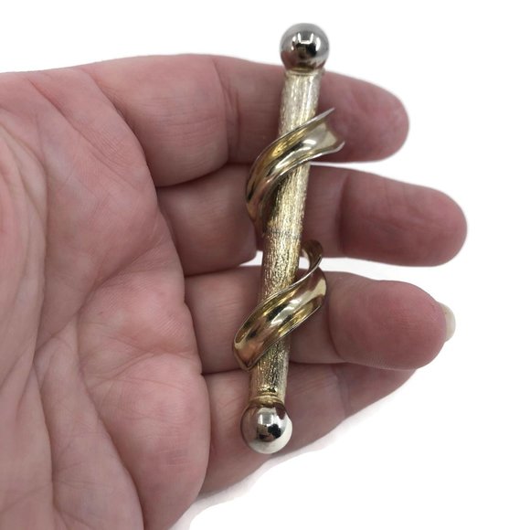 Vintage Gold Tone Brooch Rod with Swirl - Picture 3 of 5